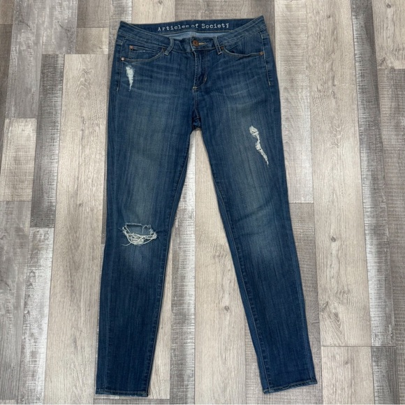 Articles of Society distressed medium wash skinny ❤️ - Picture 3 of 8